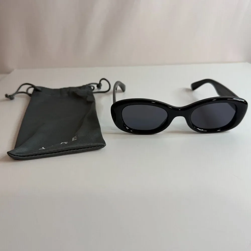 AIRE Calisto 2442230 Oval Sunglasses Black Smoke Lenses NWOT w/ Pouch